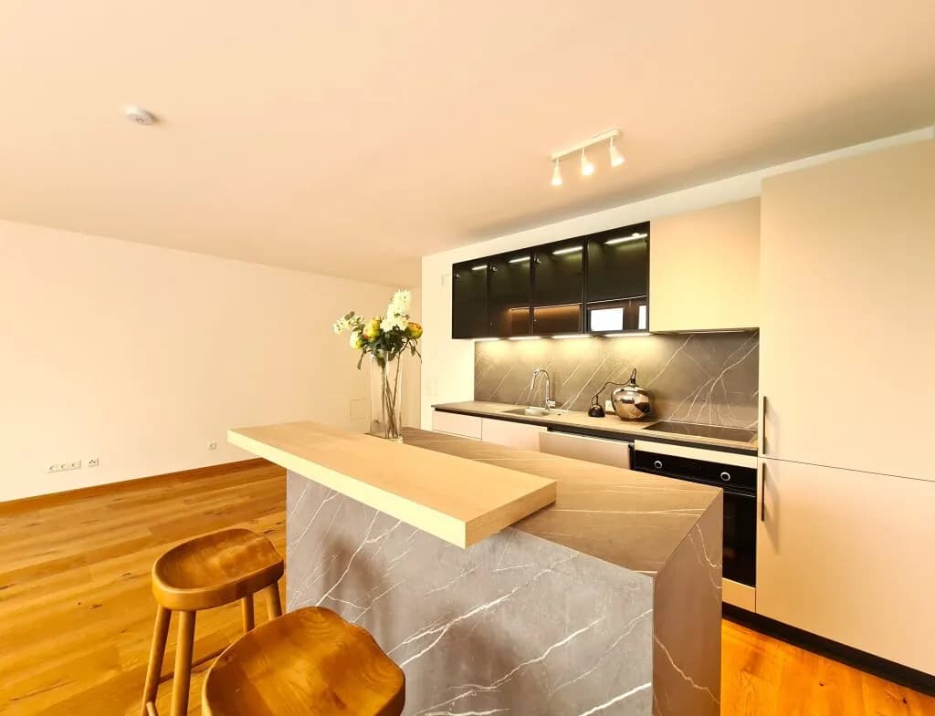 4-Zimmer-Wohnung mieten in Neunkirchen – 107,17 m², € 1.872