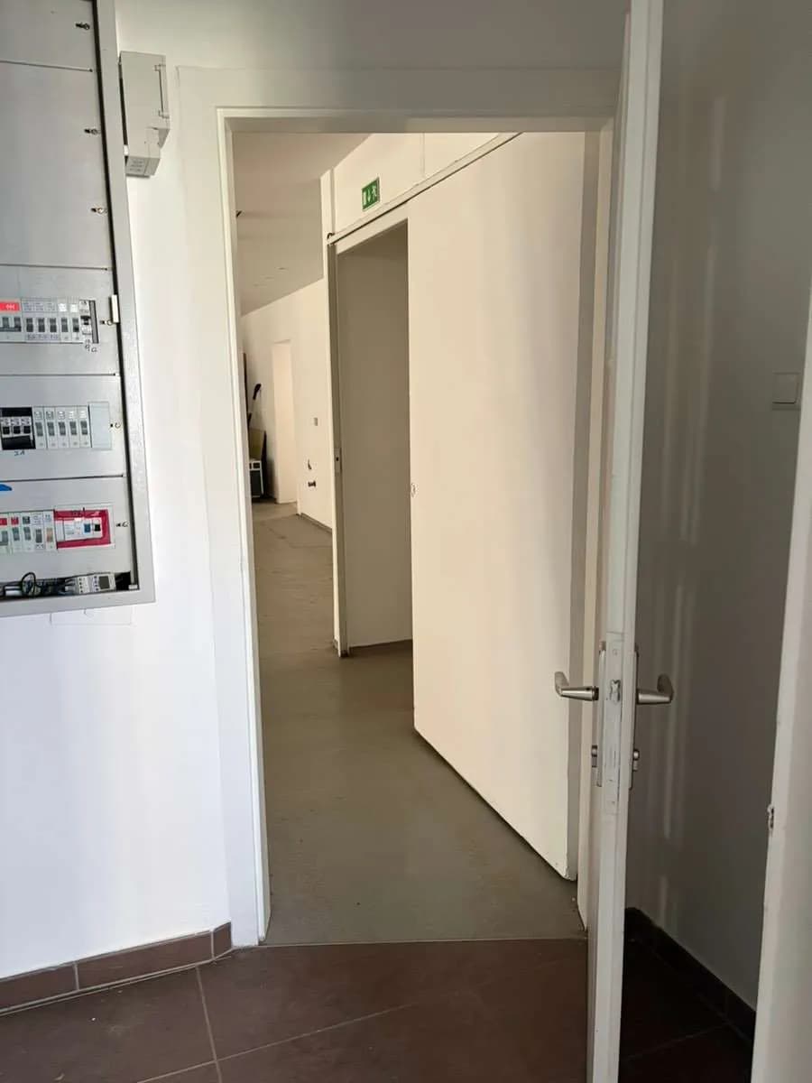 5-Zimmer-Gewerbeimmobilie mieten in Braunau am Inn – 456 m², € 4 – Bild 8 von 14