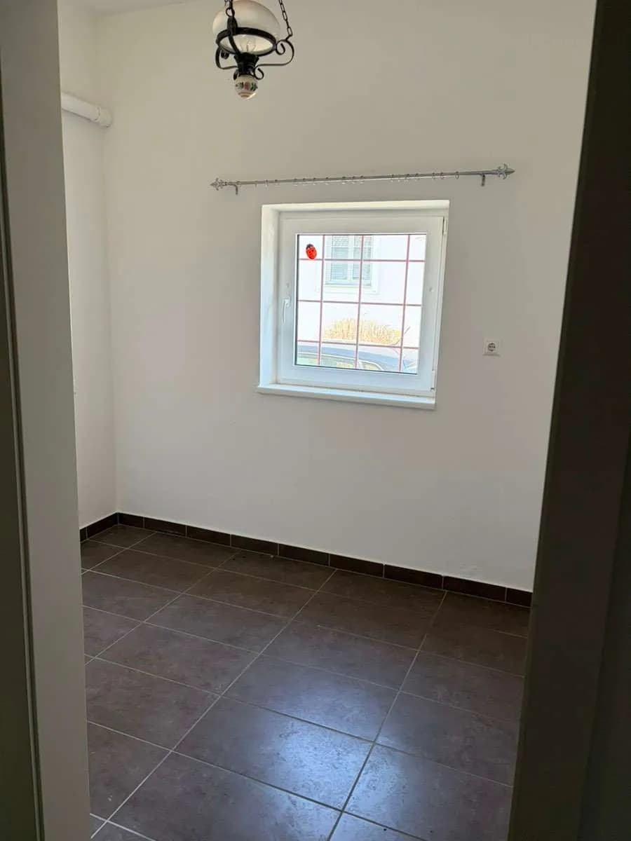 5-Zimmer-Gewerbeimmobilie mieten in Braunau am Inn – 456 m², € 4 – Bild 9 von 14