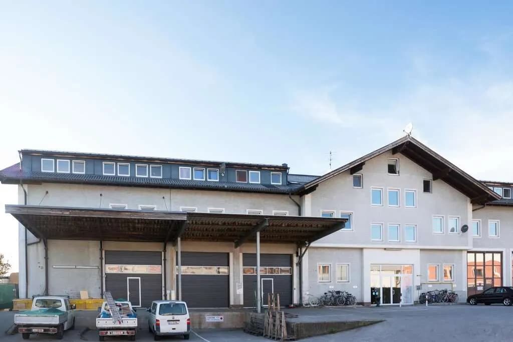 Gewerbeimmobilie mieten in Salzburg-Umgebung – 82 m², € 628 – Bild 1 von 9