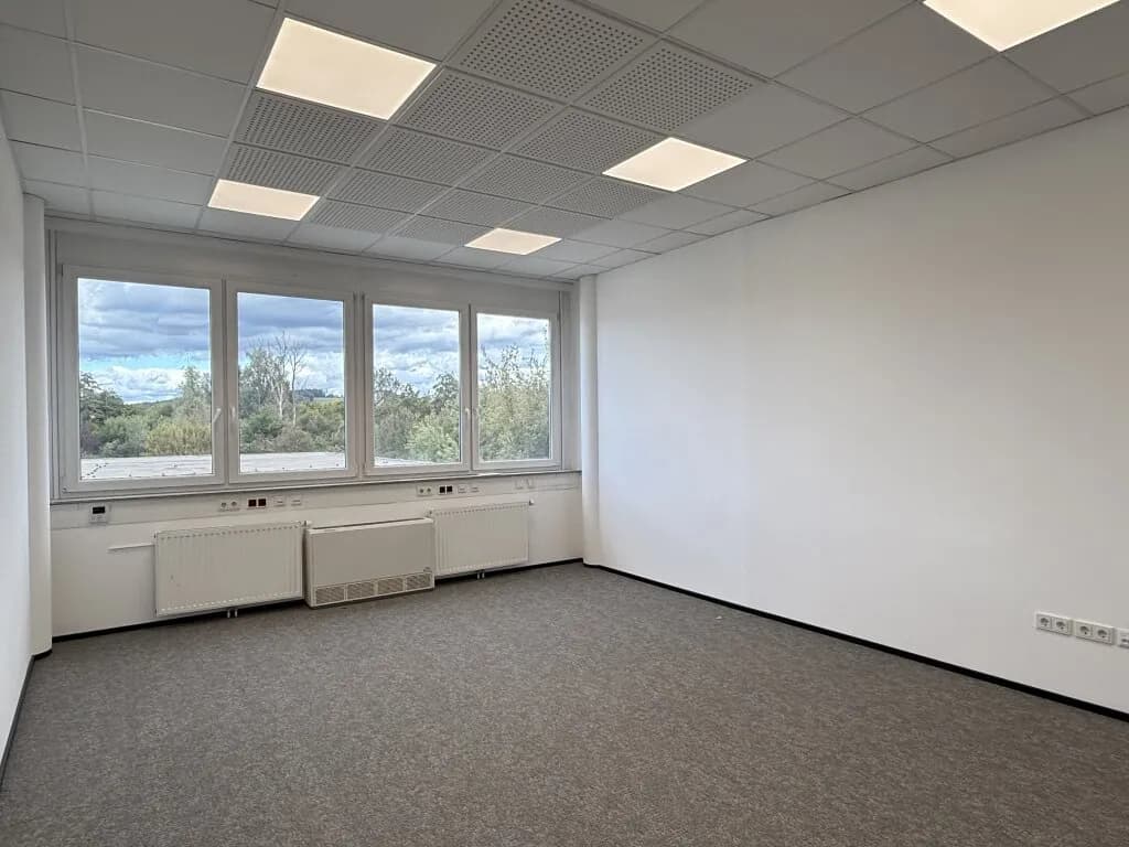 2-Zimmer-Gewerbeimmobilie mieten in Weiz – 44 m², € 578 – Bild 2 von 12