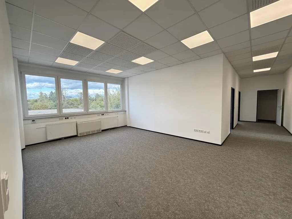 5-Zimmer-Gewerbeimmobilie mieten in Weiz – 149 m², € 1.921