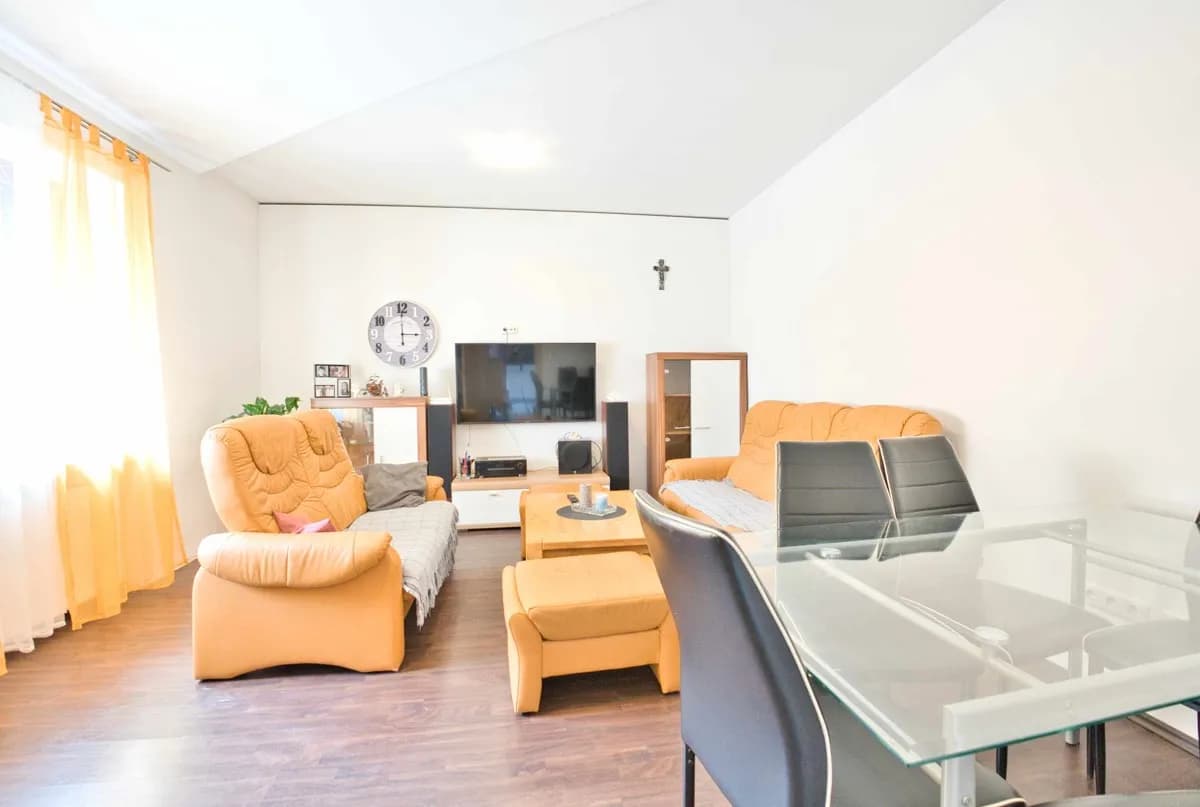7-Zimmer-Gewerbeimmobilie kaufen in Vöcklabruck – 180 m², € 260.000 – Bild 3 von 15