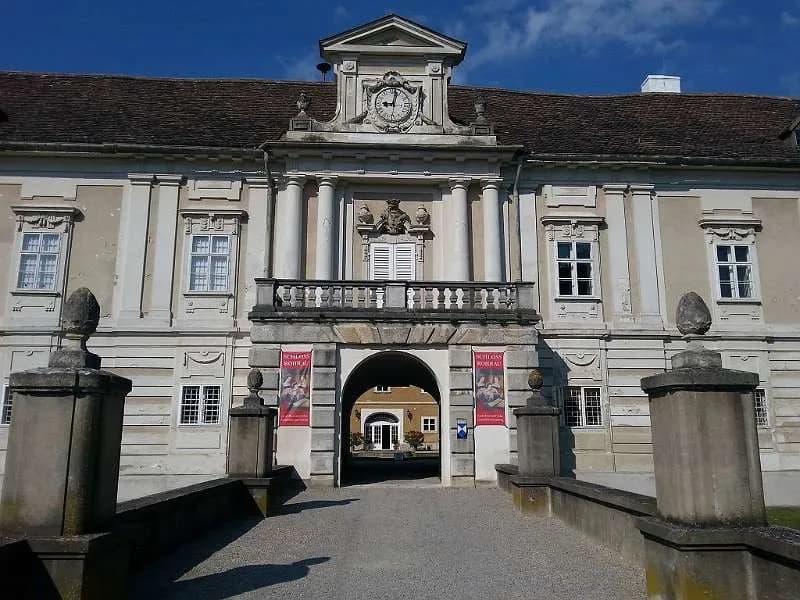 4-Zimmer-Wohnung mieten in Bruck an der Leitha – 180 m², € 1.487 – Bild 2 von 15