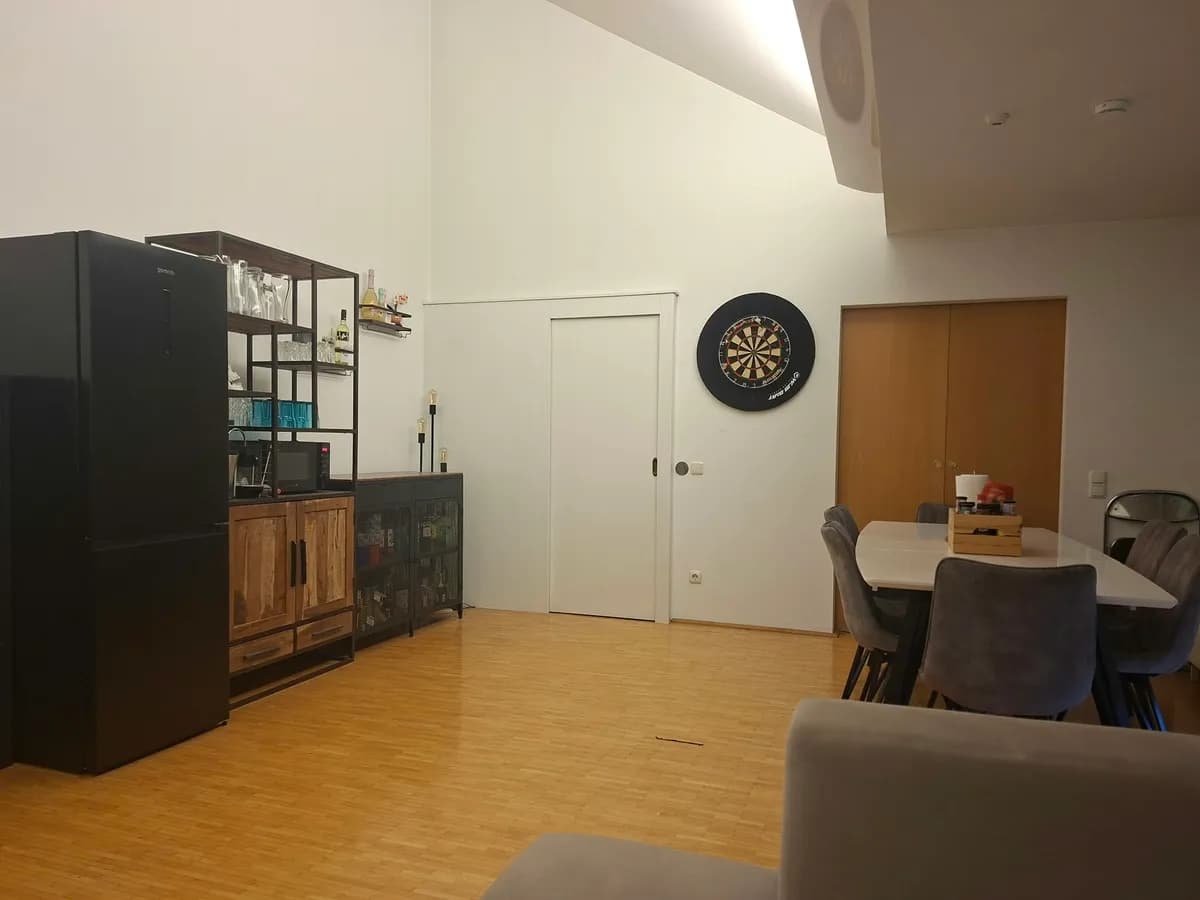 2-Zimmer-Wohnung mieten in Wels – 95 m², € 1.300