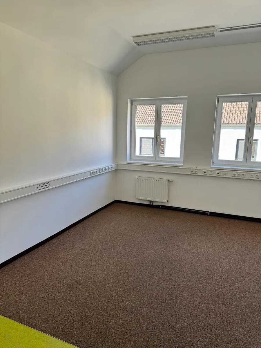 3-Zimmer-Gewerbeimmobilie mieten in Bruck an der Leitha – 100 m², € 955 – Bild 4 von 16