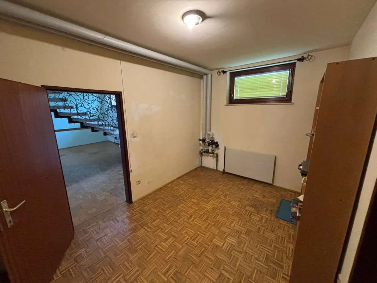 8-Zimmer-Haus kaufen in Hollabrunn – 240 m², € 498.000 – Bild 47 von 62