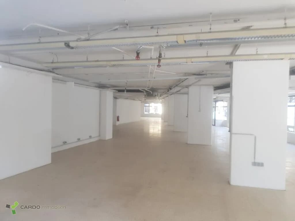 Gewerbeimmobilie mieten in Wien – 690 m², € 9.143