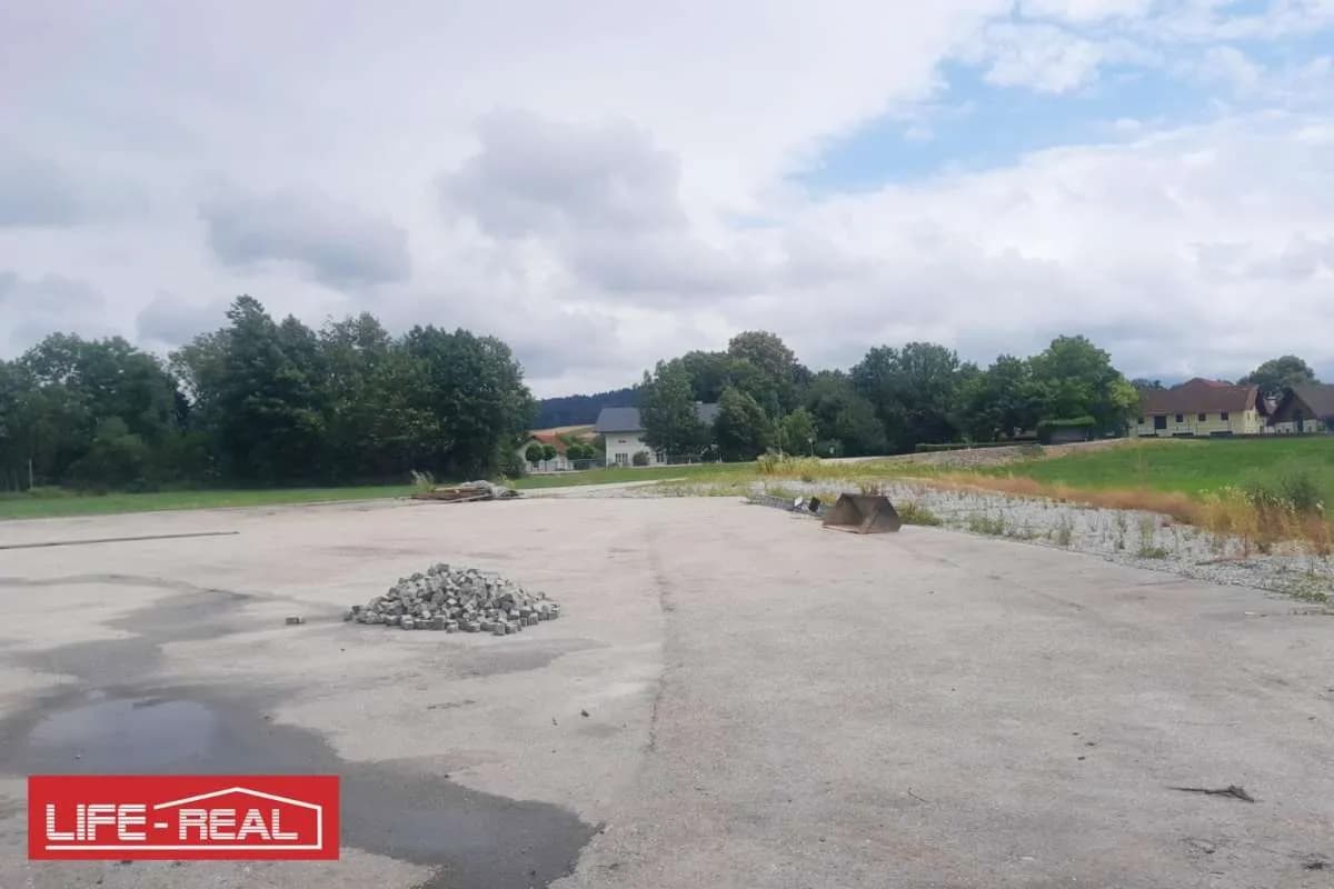 Gewerbeimmobilie kaufen in Braunau am Inn – 3 412 m², € 347.500