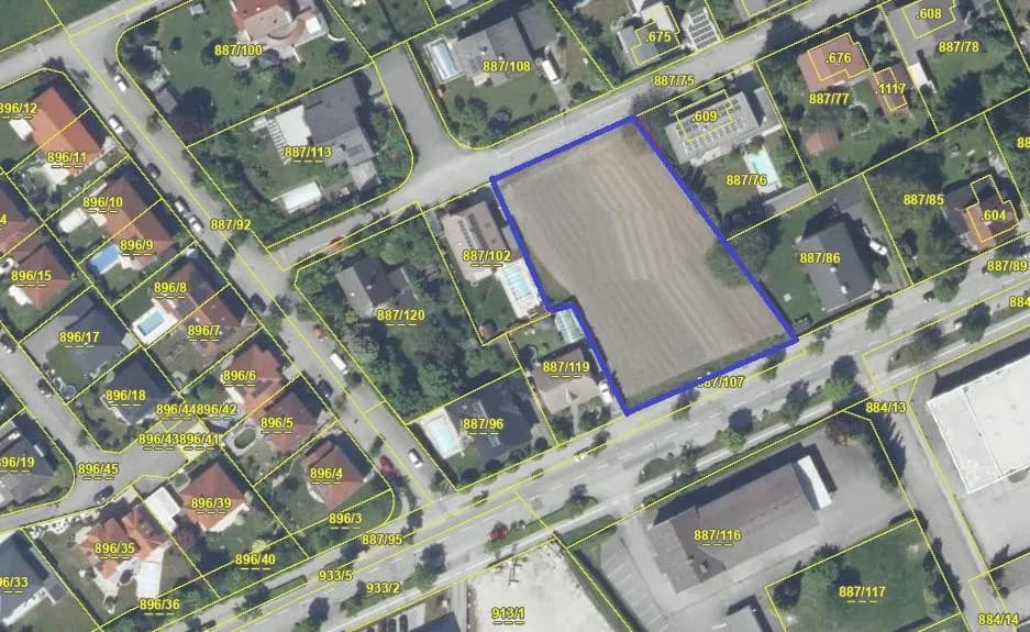 Grundstück kaufen in Wels – 2 702 m² – Bild 1 von 8