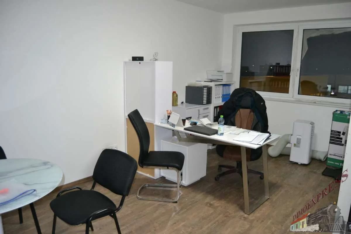 1-Zimmer-Gewerbeimmobilie mieten in Bruck an der Leitha – 25 m², € 100 – Bild 2 von 6