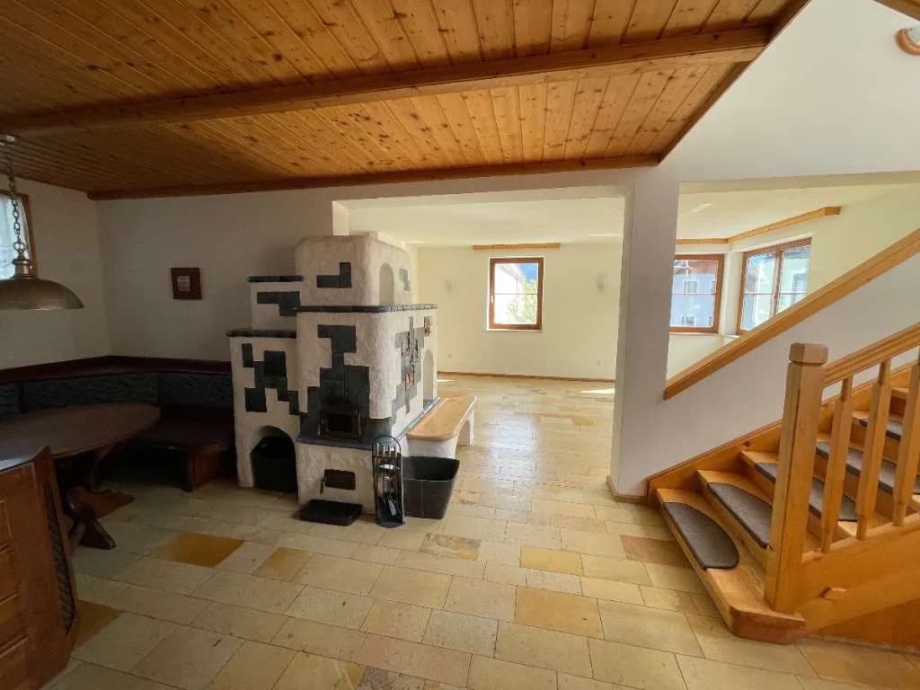 6-Zimmer-Haus kaufen in Liezen – 250 m², € 350.000 – Bild 1 von 28