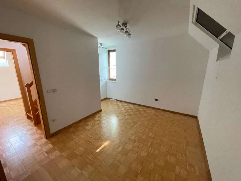 6-Zimmer-Haus kaufen in Liezen – 250 m², € 350.000 – Bild 18 von 28