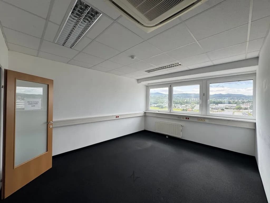 6-Zimmer-Gewerbeimmobilie mieten in Mödling – 210 m², € 2.623 – Bild 1 von 8