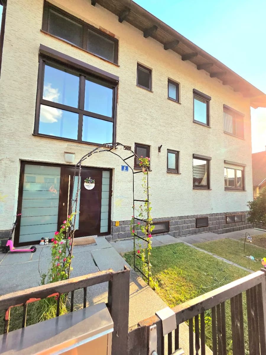 8-Zimmer-Haus kaufen in Gmünd – 180 m², € 429.000 – Bild 1 von 31