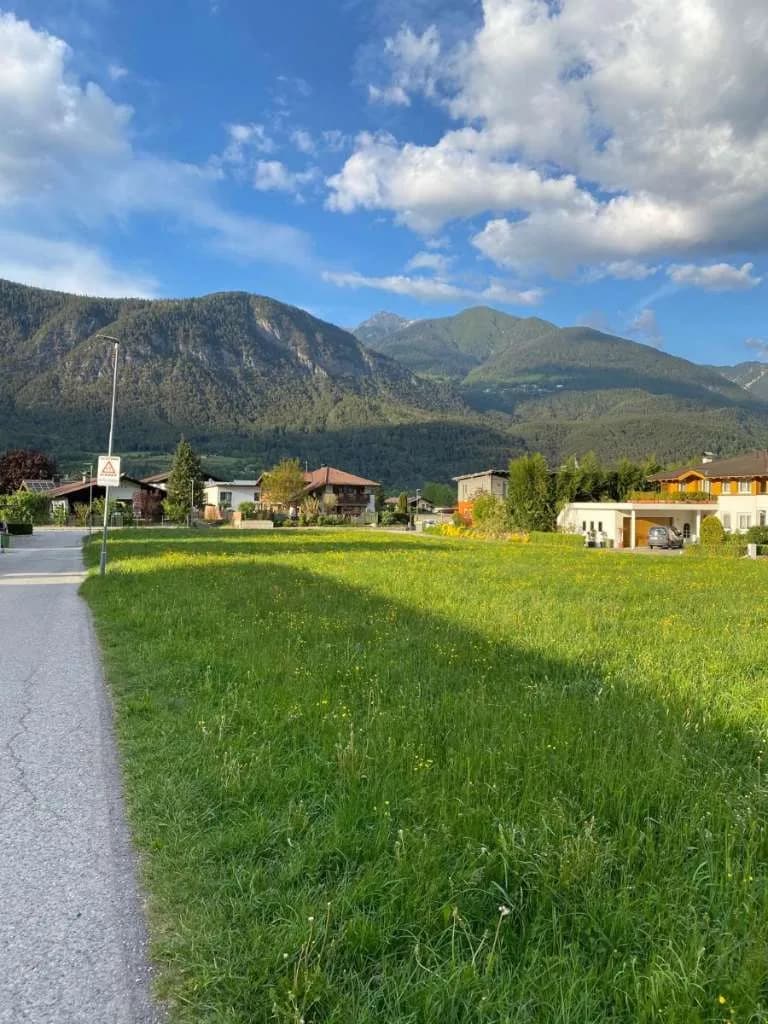 Grundstück kaufen in Innsbruck-Land – 403 m², € 430.000 – Bild 2 von 2