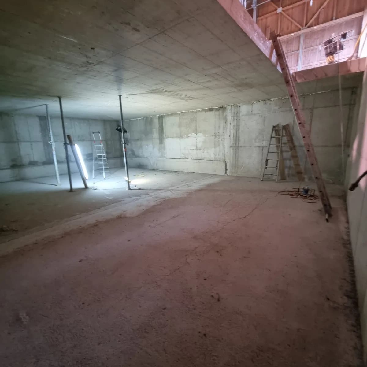Gewerbeimmobilie mieten in Schwaz – 840 m², € 10 – Bild 10 von 10