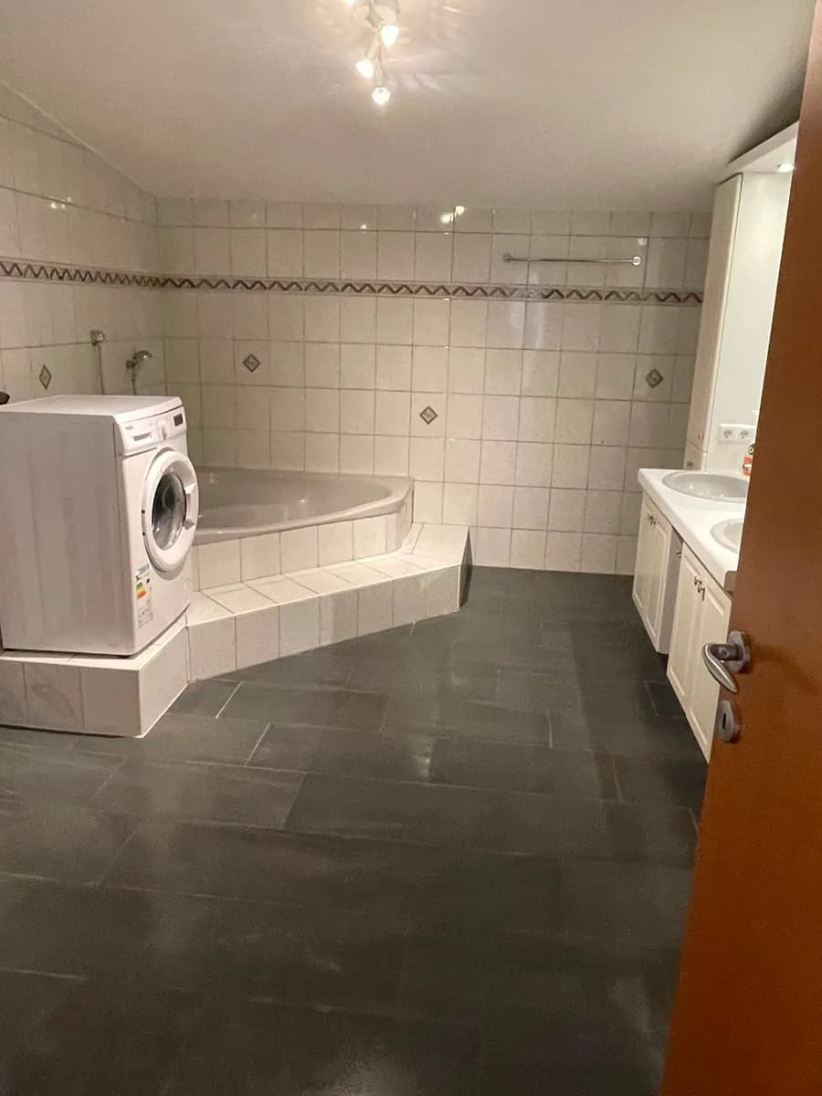 4-Zimmer-Gewerbeimmobilie mieten in Braunau am Inn – 80 m², € 700 – Bild 3 von 14