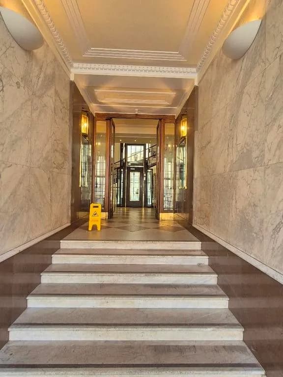 14-Zimmer-Gewerbeimmobilie mieten in Wien – 491 m², € 8.933 – Bild 1 von 11
