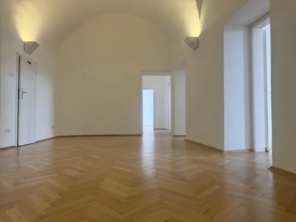 6-Zimmer-Gewerbeimmobilie mieten in Graz – 175 m², € 2.040 – Bild 2 von 37