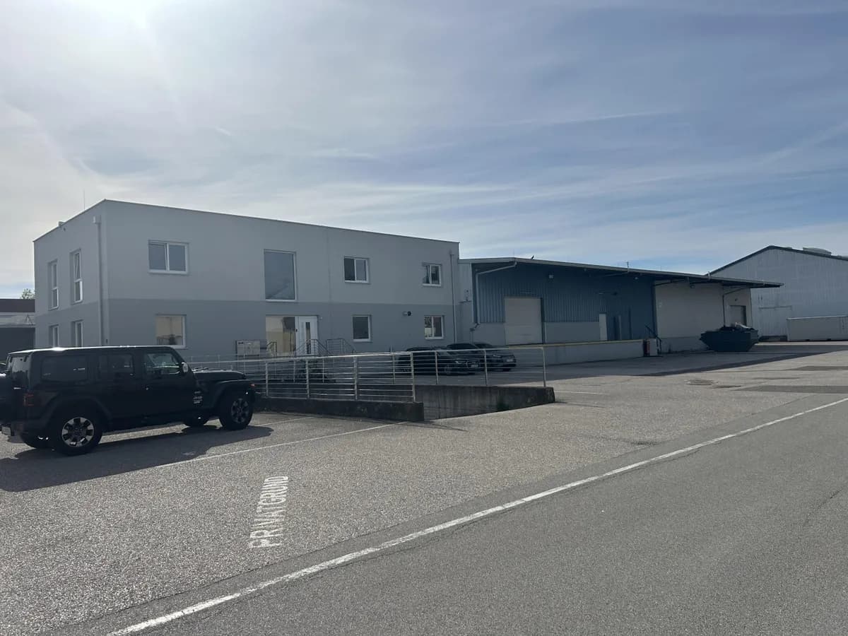 Gewerbeimmobilie mieten in Linz Land – 1 200 m² – Bild 1 von 11