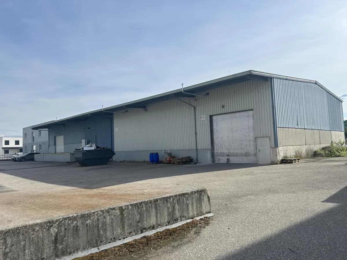 Gewerbeimmobilie mieten in Linz Land – 1 200 m² – Bild 2 von 11