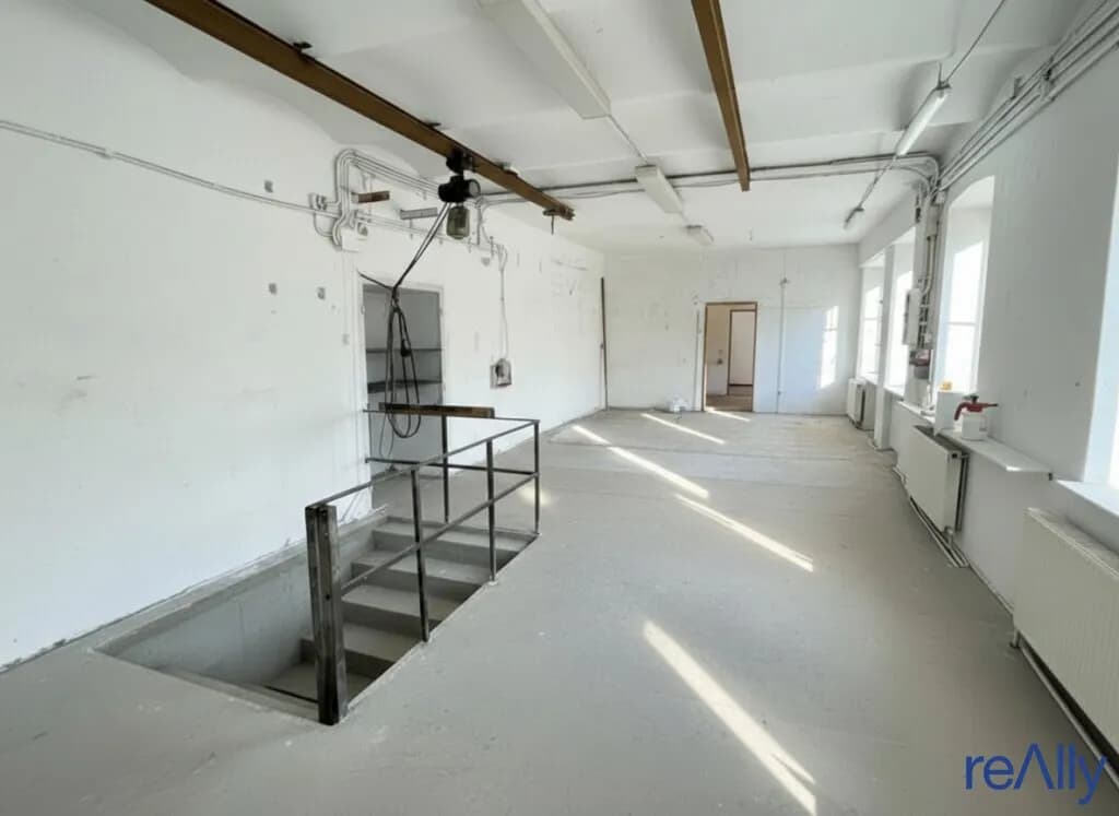 6-Zimmer-Gewerbeimmobilie mieten in Wien – 223 m², € 1.950 – Bild 2 von 14