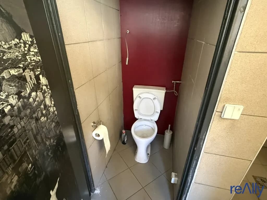 6-Zimmer-Gewerbeimmobilie mieten in Wien – 223 m², € 1.950 – Bild 10 von 14