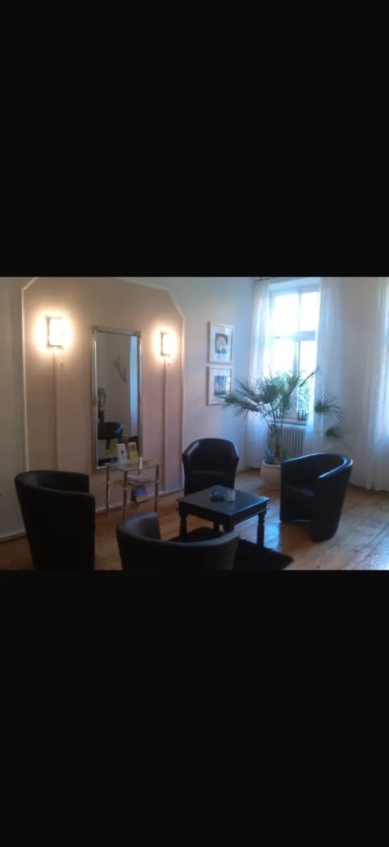 Gewerbeimmobilie mieten in Bruck an der Leitha – 20 m², € 300 – Bild 2 von 2