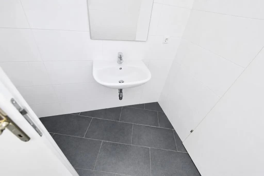 7-Zimmer-Gewerbeimmobilie mieten in Wien – 160 m², € 2.929 – Bild 5 von 11
