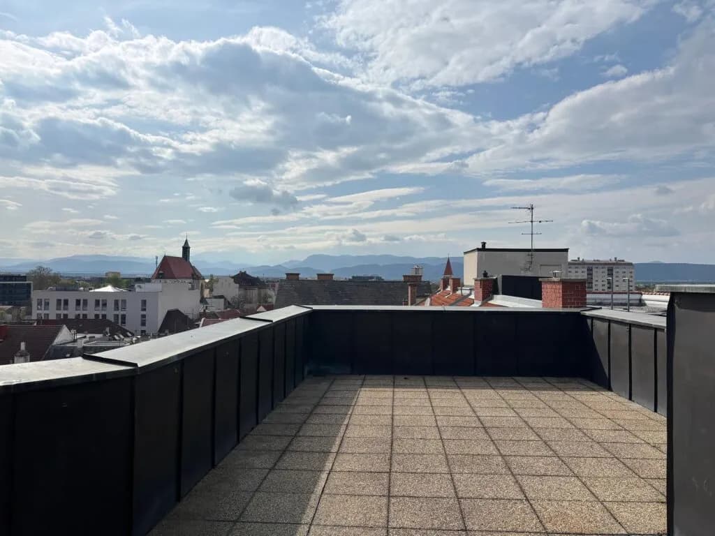 4-Zimmer-Wohnung mieten in Wiener Neustadt – 139 m², € 1.558 – Bild 1 von 17