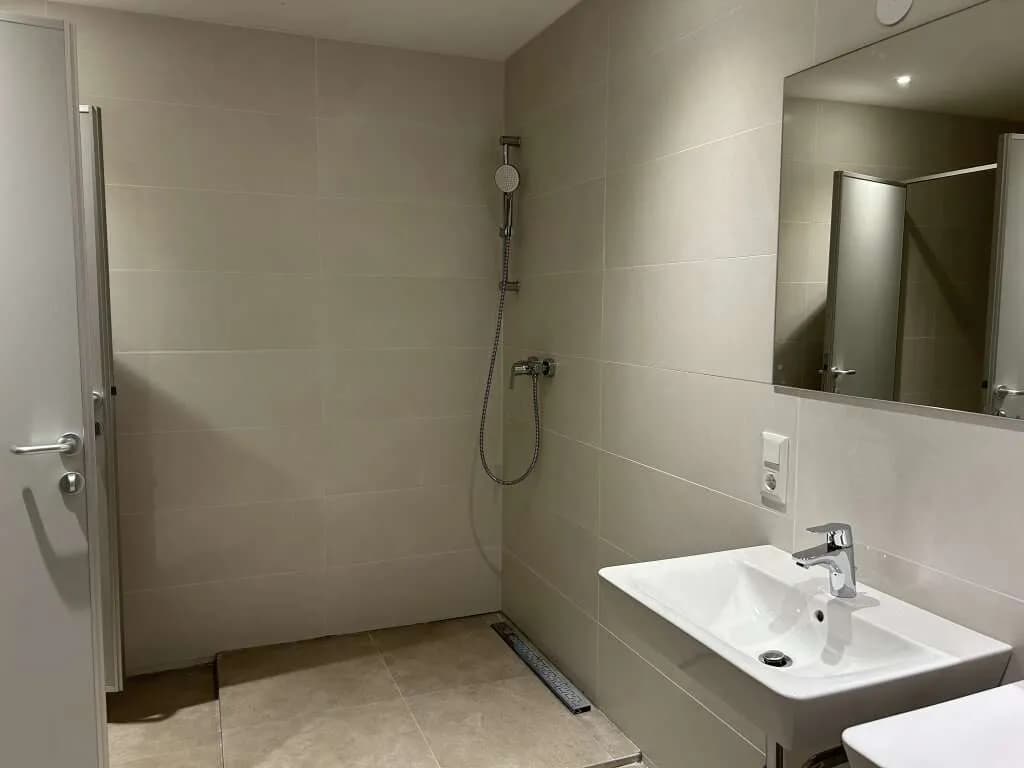 Gewerbeimmobilie mieten in Eferding – 155 m², € 2.170 – Bild 2 von 3
