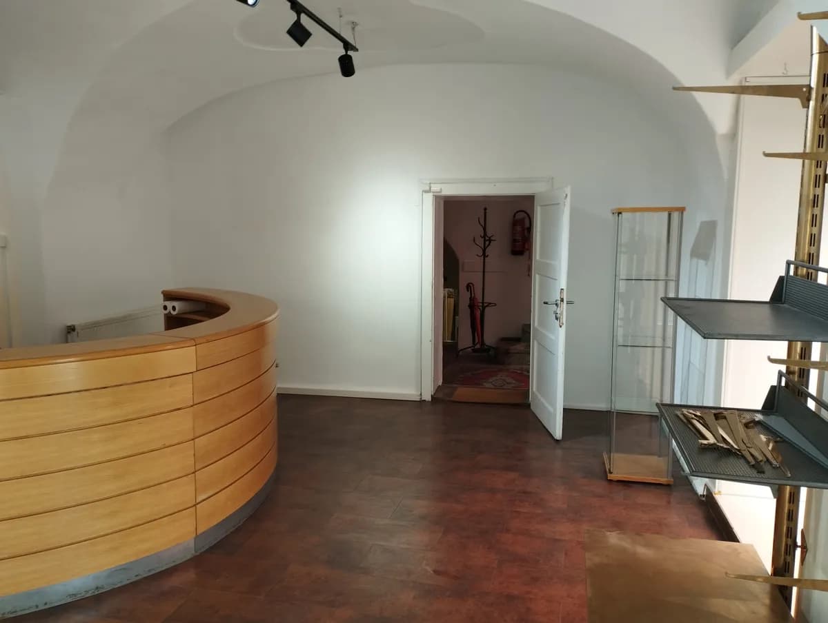 2-Zimmer-Gewerbeimmobilie mieten in Neunkirchen – 98 m², € 750 – Bild 3 von 12