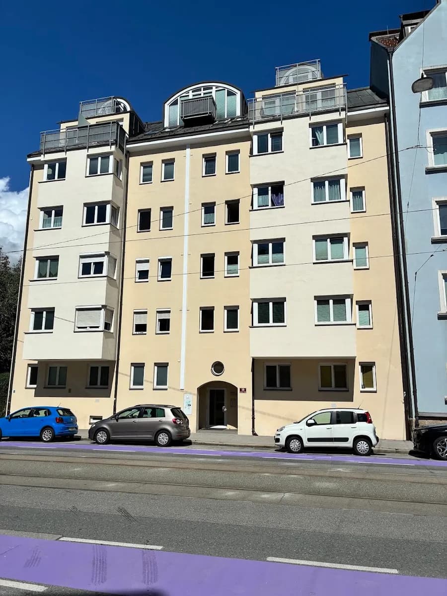1-Zimmer-Wohnung mieten in Innsbruck – 35 m², € 928 – Bild 1 von 15