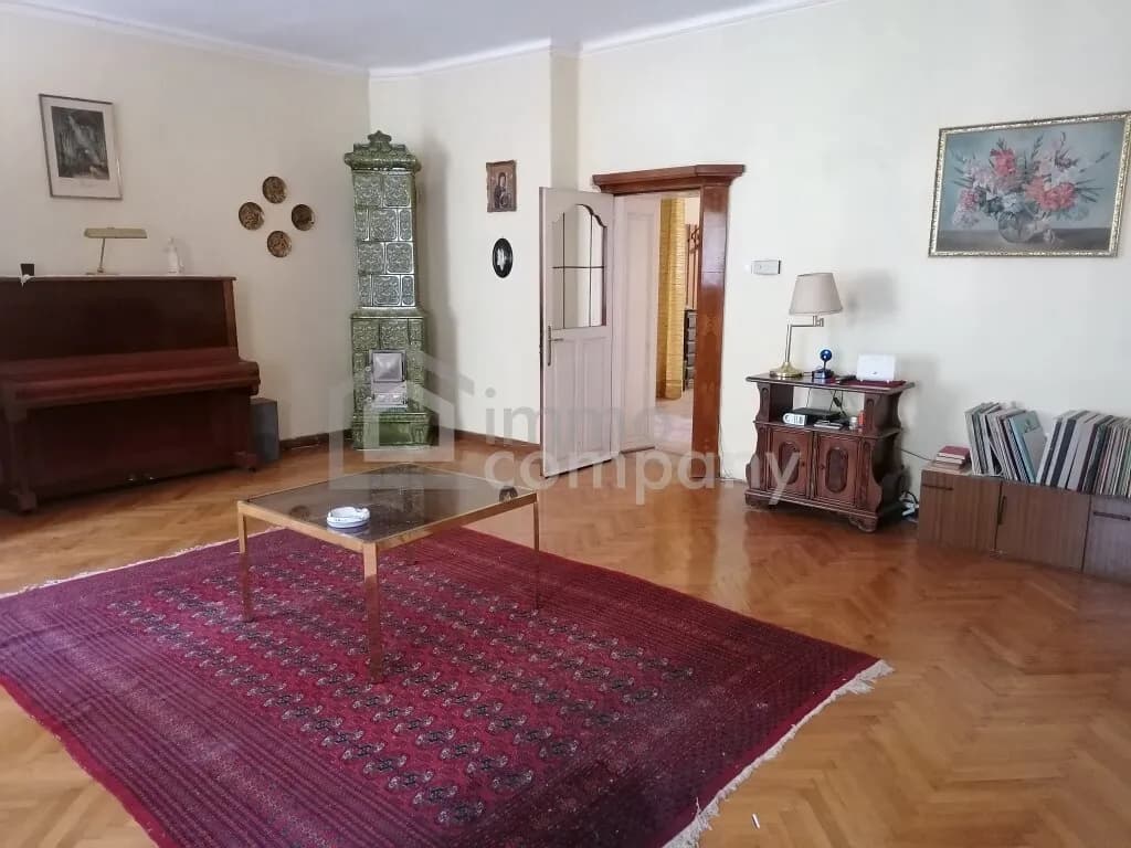 Haus kaufen in Neunkirchen – 750 m², € 550.000