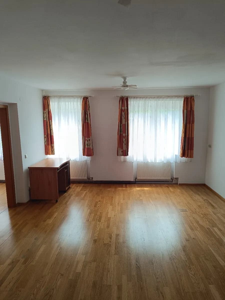 3-Zimmer-Wohnung mieten in Feldkirchen – 70 m², € 670 – Bild 2 von 9