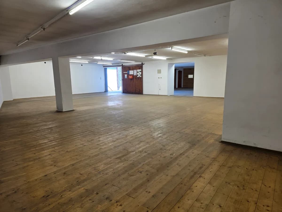 3-Zimmer-Gewerbeimmobilie mieten in Dornbirn – 400 m², € 1.800 – Bild 8 von 14