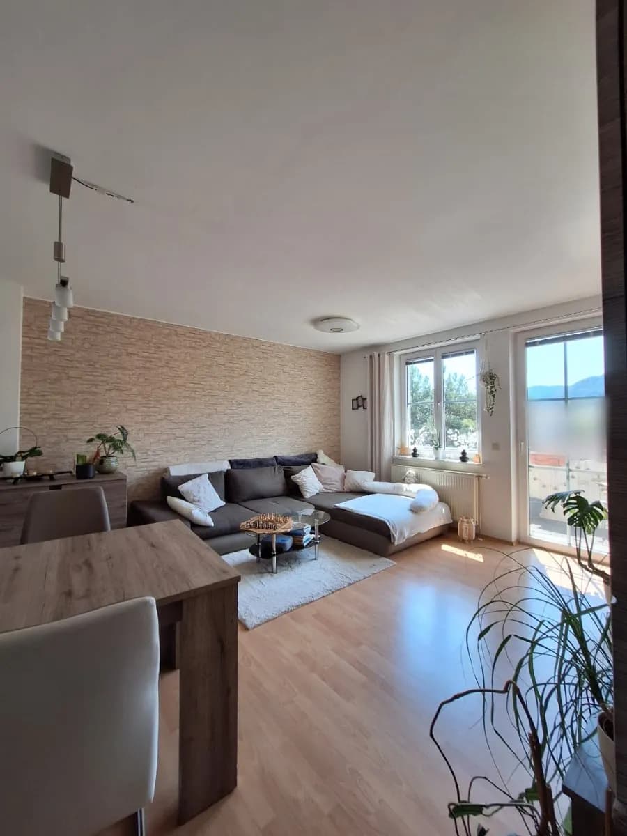 3-Zimmer-Wohnung mieten in Neunkirchen – 73 m², € 715 – Bild 1 von 8