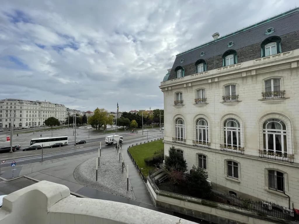 8-Zimmer-Gewerbeimmobilie mieten in Wien – 303 m², € 8.269 – Bild 4 von 11