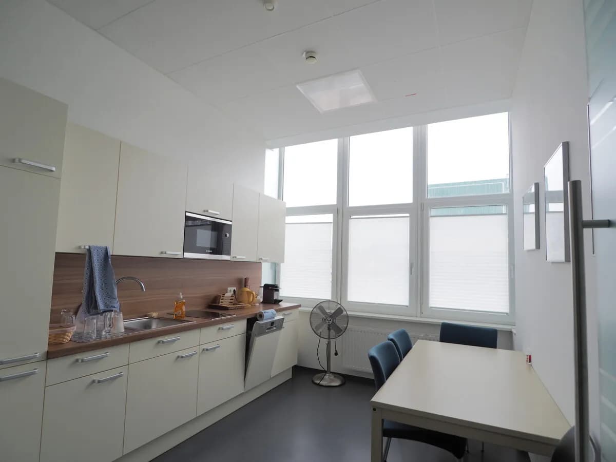 Gewerbeimmobilie mieten in Steyr – 297 m², € 3.080 – Bild 9 von 13
