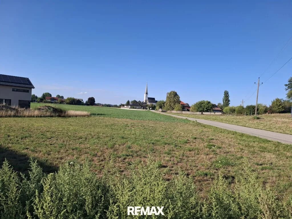 Grundstück kaufen in Ried im Innkreis – 1 015 m², € 115.000