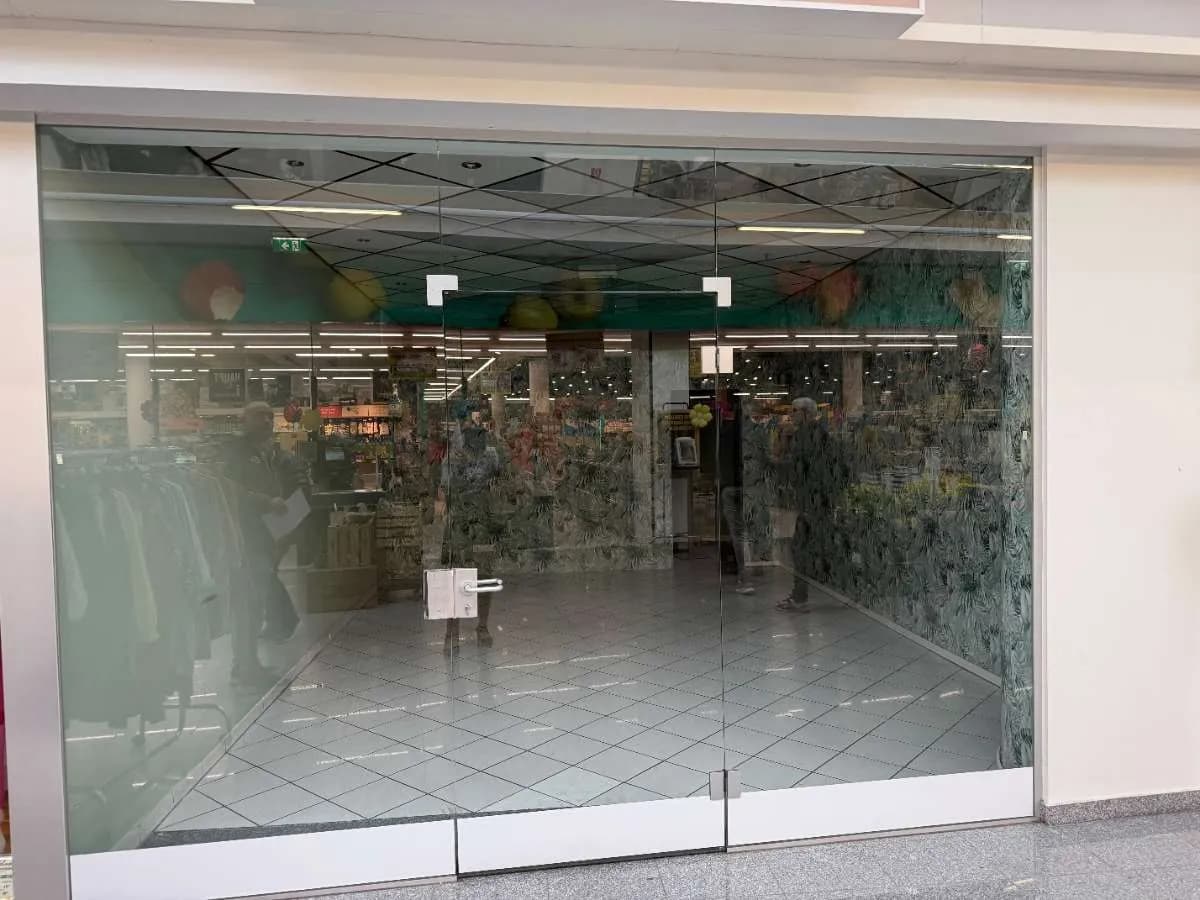 Gewerbeimmobilie mieten in Baden – 37 m², € 900 – Bild 1 von 4
