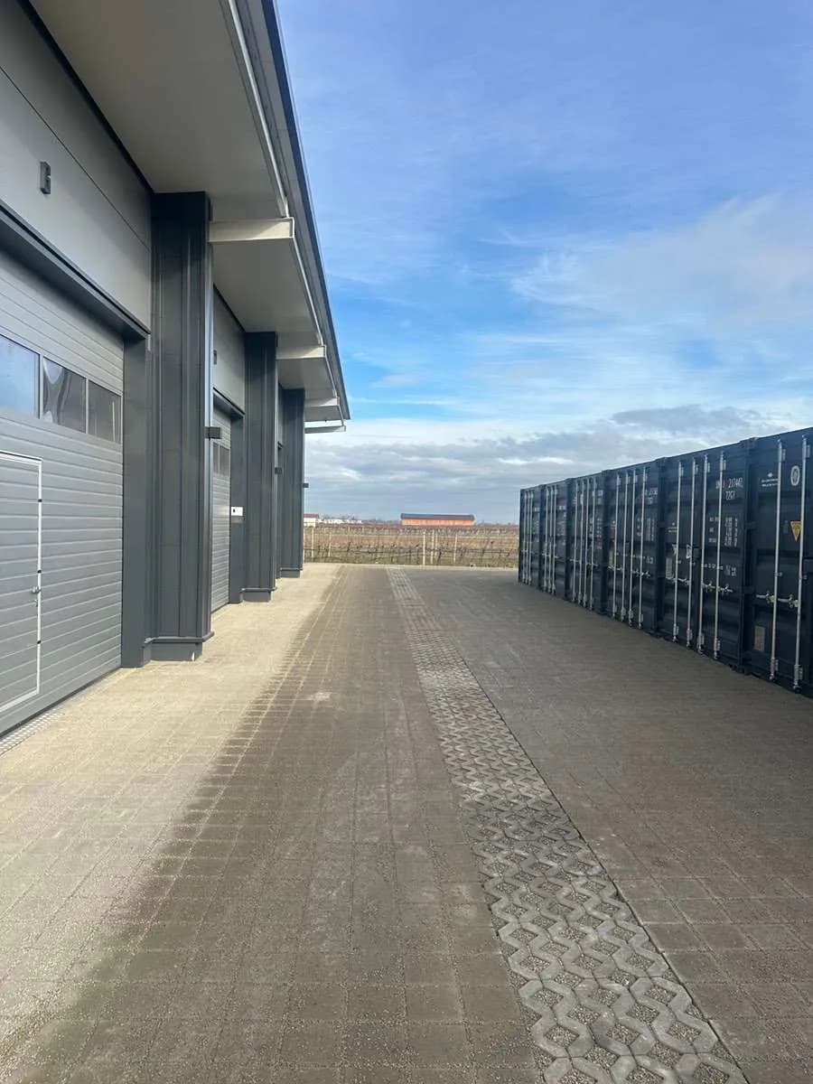 Immobilie mieten in Baden – 3 000 m², € 135 – Bild 7 von 11