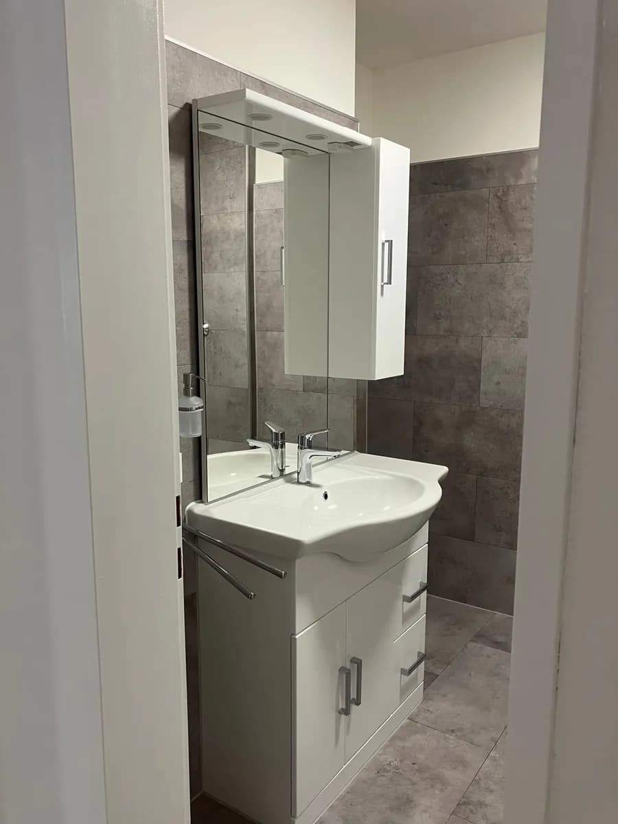 Wohnung mieten in Innsbruck-Land – 45 m², € 700 – Bild 2 von 10