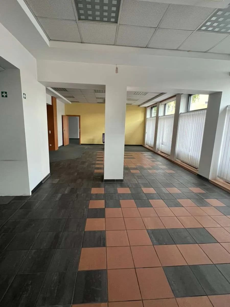 5-Zimmer-Gewerbeimmobilie mieten in Linz – 300 m² – Bild 6 von 17