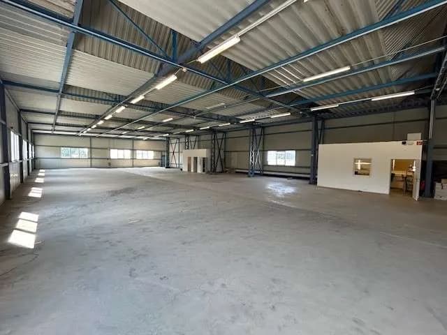 Gewerbeimmobilie mieten in Wels-Land – 1 500 m², € 5 – Bild 5 von 9
