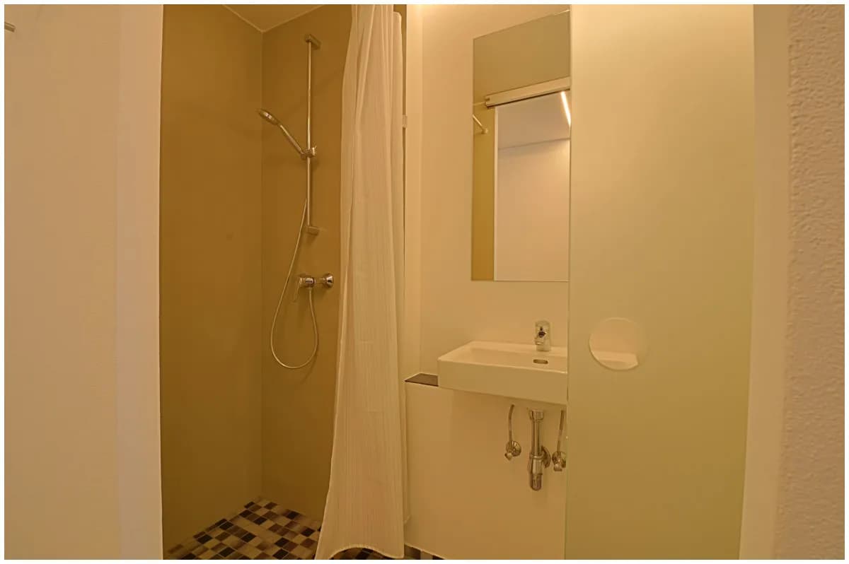 Wohnung mieten in Neunkirchen – 23 m², € 492 – Bild 2 von 6