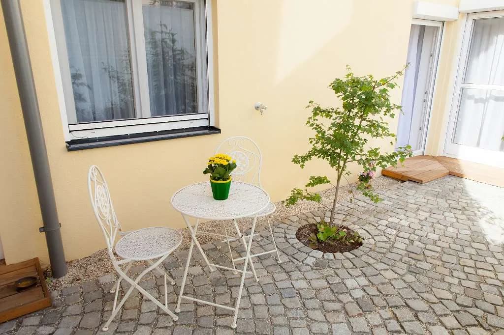 2-Zimmer-Wohnung mieten in Baden – 50 m², € 1.200 – Bild 8 von 10