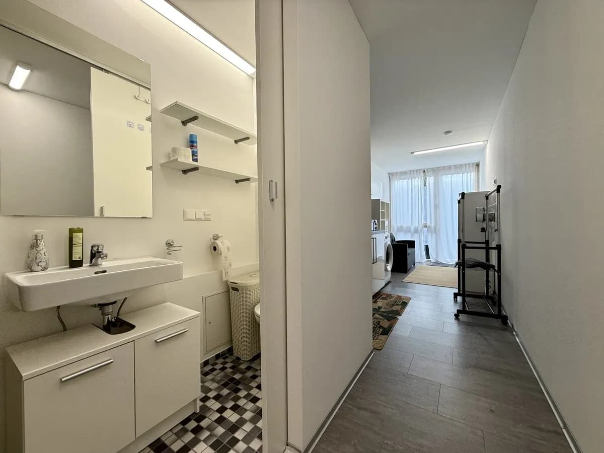 Wohnung mieten in Neunkirchen – 23 m², € 448 – Bild 2 von 11