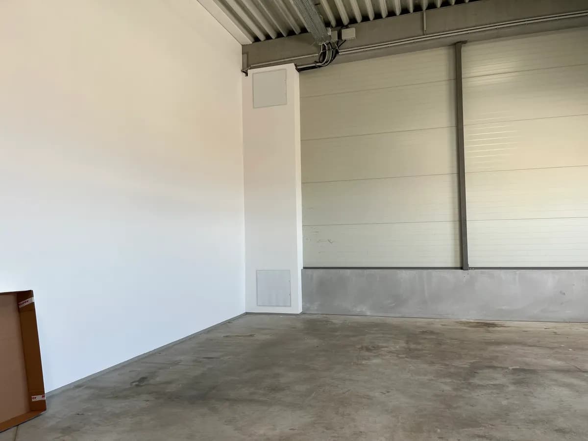 8-Zimmer-Gewerbeimmobilie mieten in Baden – 272 m², € 3.496 – Bild 4 von 19